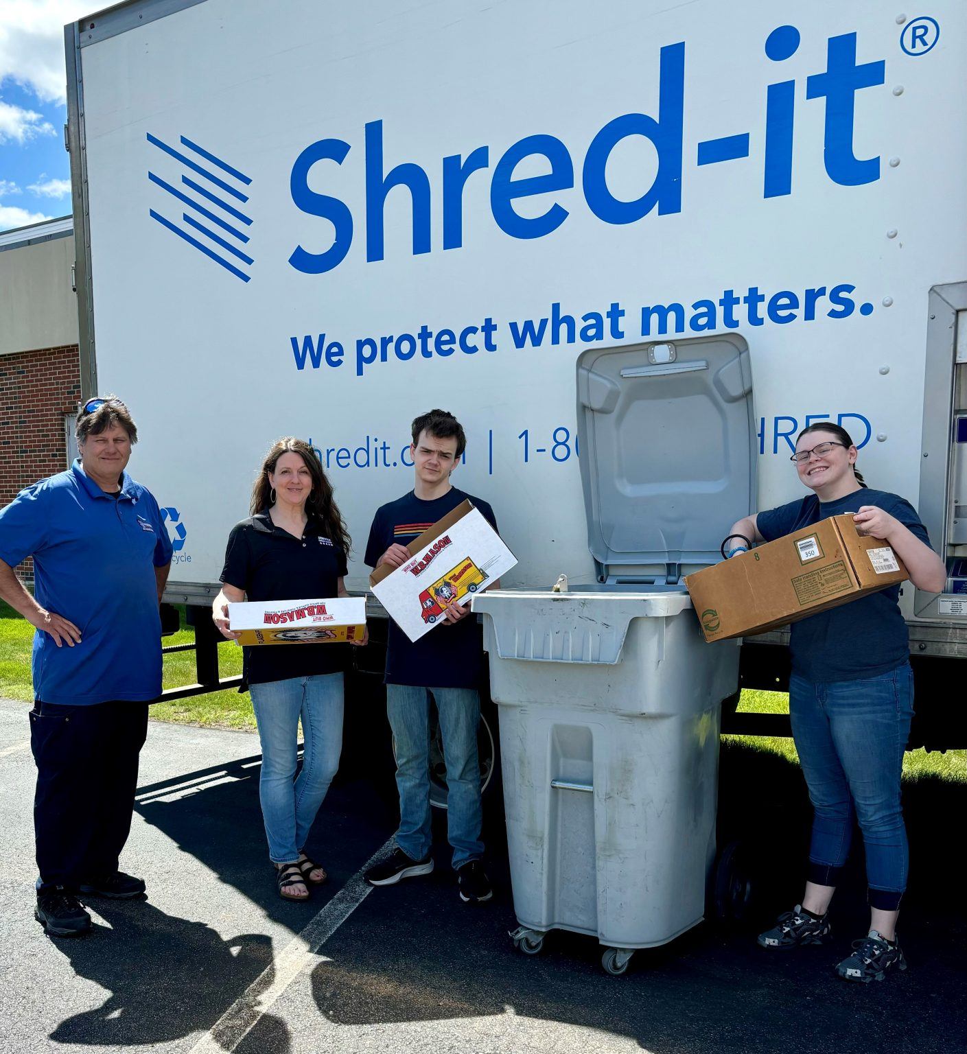 Hampton-Shred-Day-2-1409x1536 people proud to be recycling